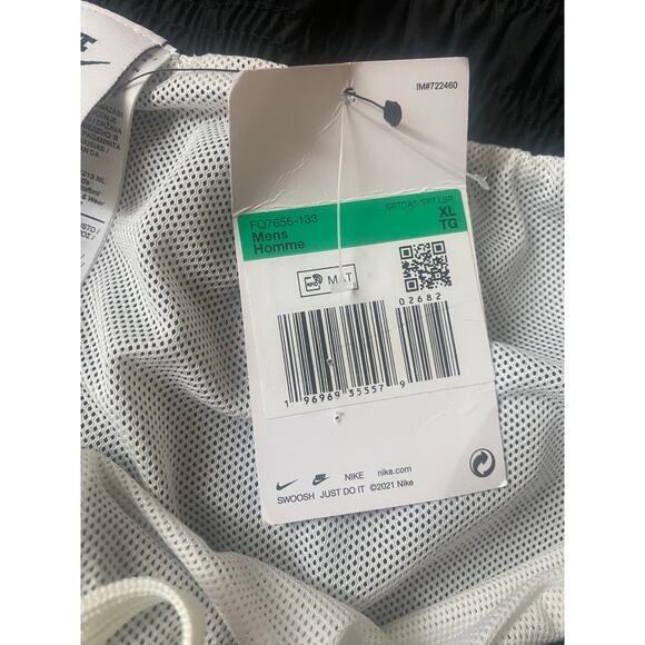 NWT Nike | Black + White T100 Athletic Shorts | Size XL - Picture 7 of 7